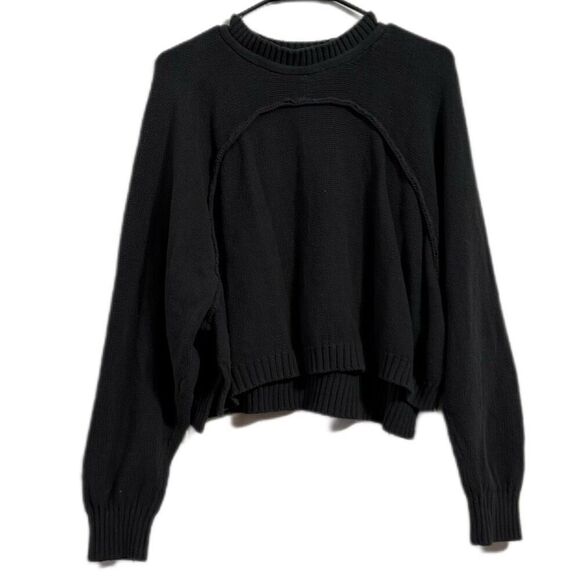 Bog Womens size medium cropped long sleeve sweater with seam detail ￼ - Picture 1 of 4